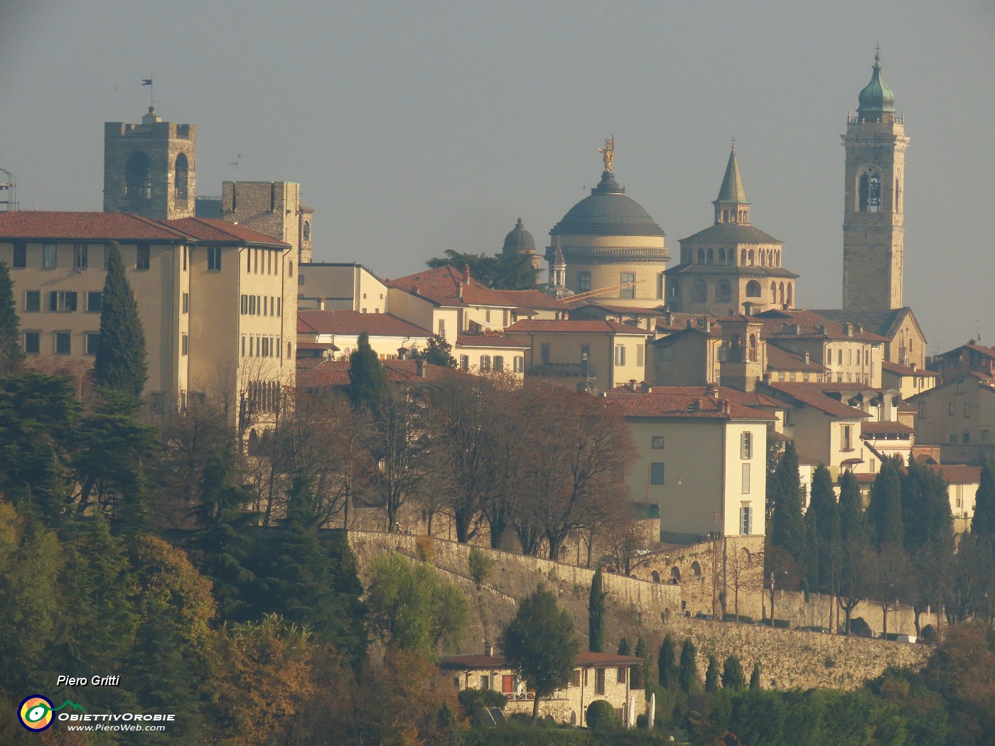 20 Splendida vista verso le Mura Venete e su torri, cupole, campanili.JPG